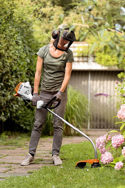 STIHL FS38 Brushcutter - Image 2
