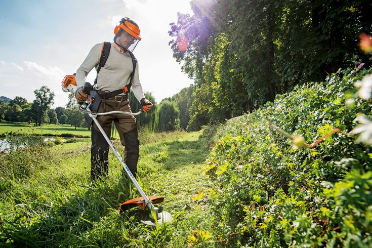 STIHL FS94 CE Brushcutter - Image 2