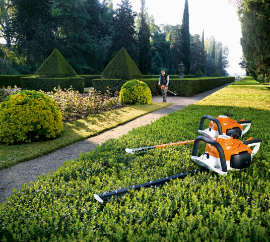Hedge Trimmers and Long Reach Hedge Trimmers